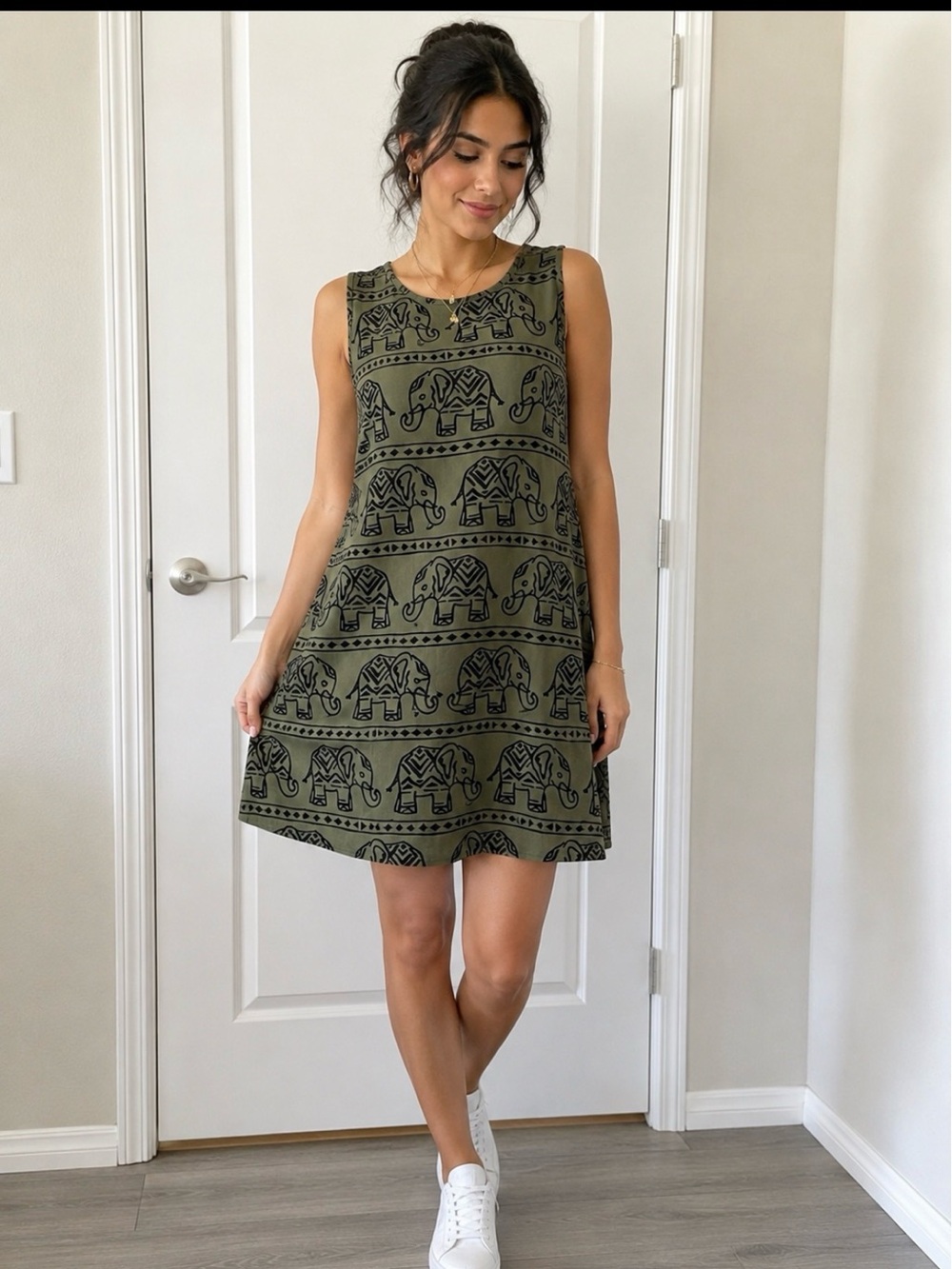 Forever 21 Olive Green Elephant Print Sleeveless Shift Dress Women’s Small Casua